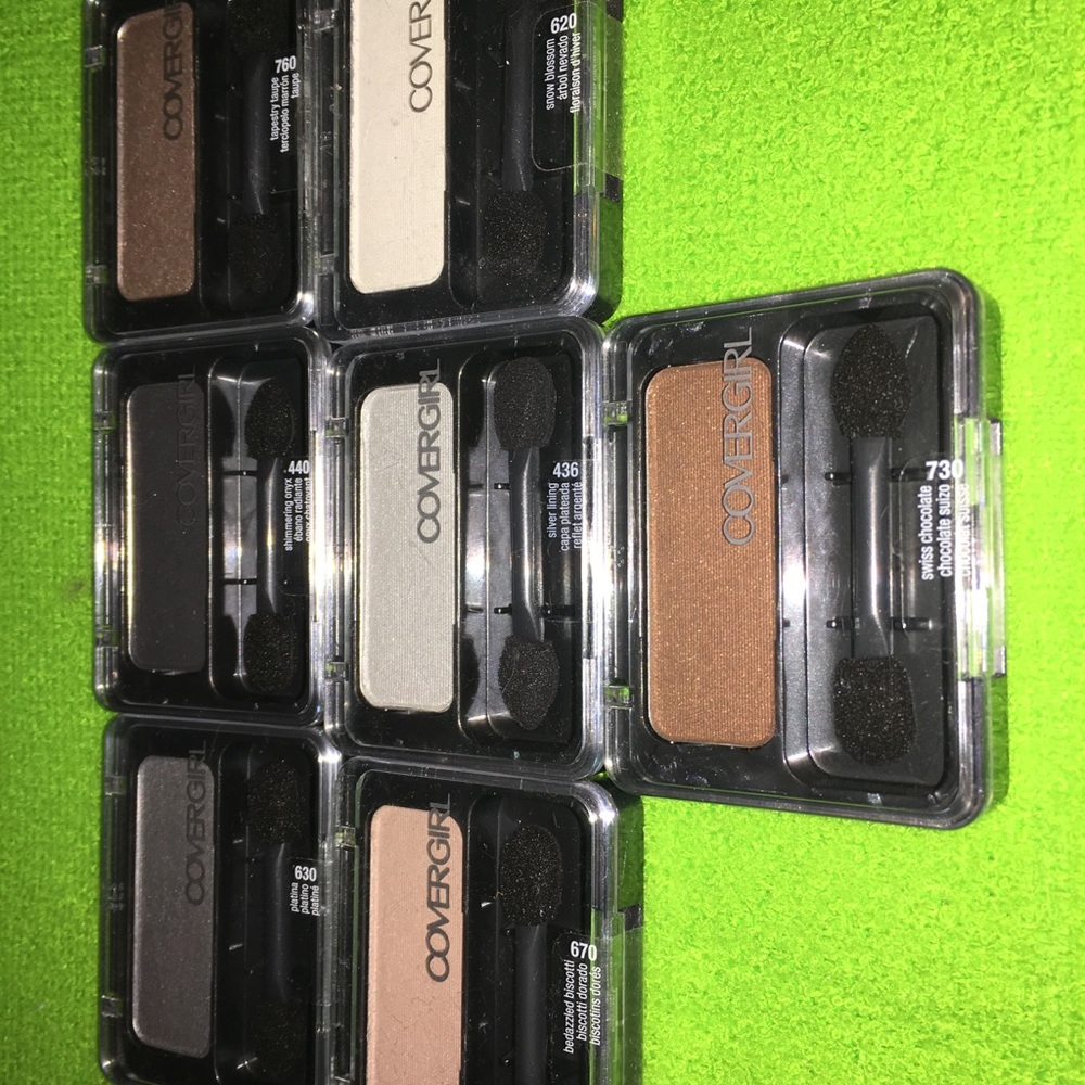 7 covergirl eyeshadow singles
